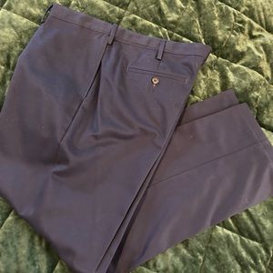 Lands End 100% cotton, traditional fit, flat front, navy blue chinos. Sz 40.